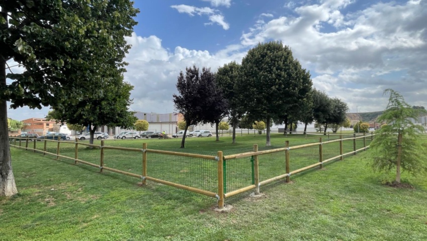 El Ayuntamiento de Fraga instala un vallado canino de 500m² en Trashondos